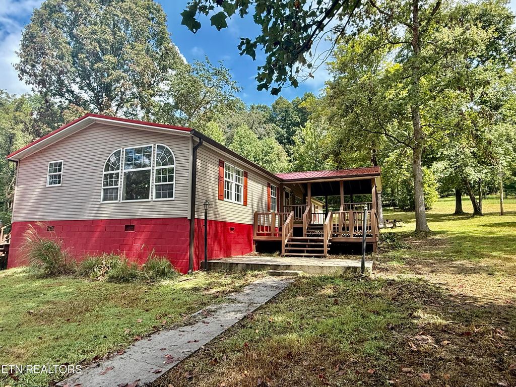 Photo of 207 CHESTNUT HILL Rd, New Tazewell, TN 37825 (MLS # 1314142)