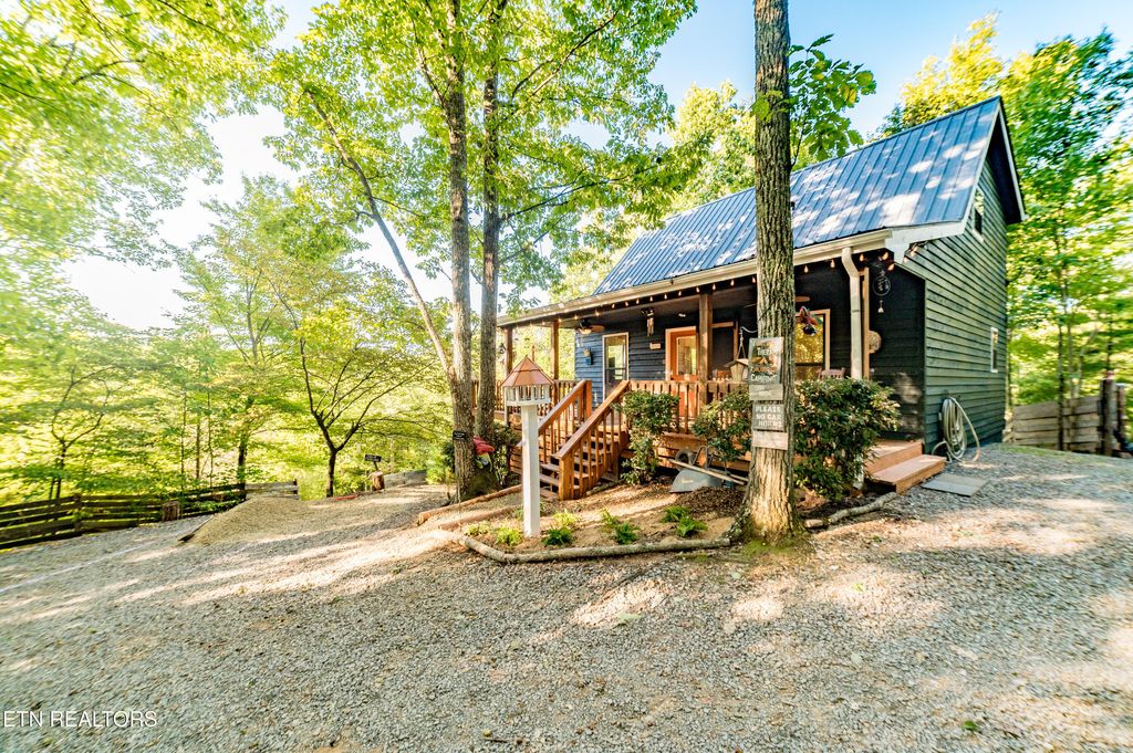 Photo of 3578 Locust Ridge Rd, Sevierville, TN 37876 (MLS # 1318759)