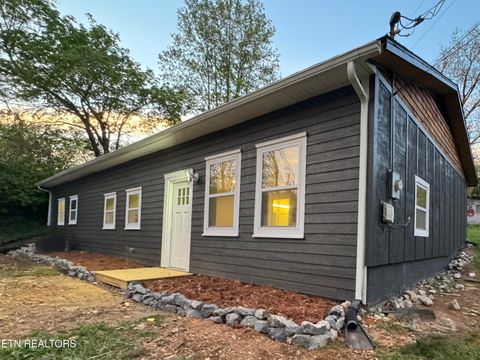 Photo of 128 Crisp Rd, Lenoir City, TN 37771 (MLS # 1335890)