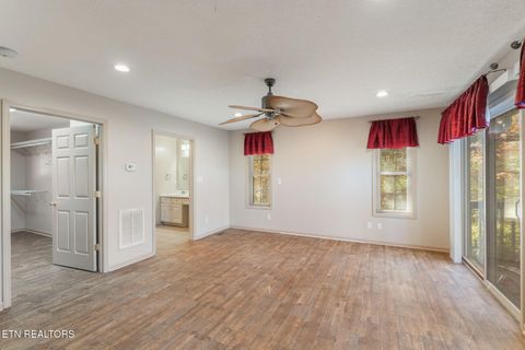 Tiny photo for 367 Emory River Rd, Harriman, TN 37748 (MLS # 1321004)