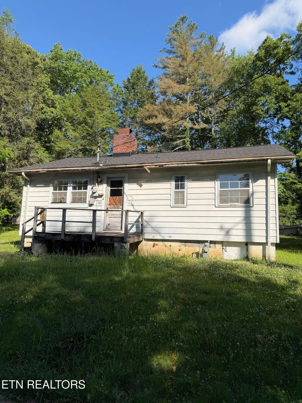 Photo of 105 E Maiden Lane, Oak Ridge, TN 37830 (MLS # 1339158)