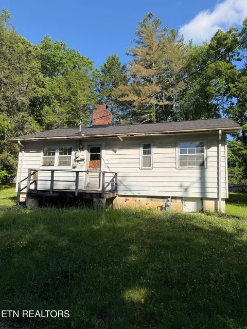 Photo of 105 E Maiden Lane, Oak Ridge, TN 37830 (MLS # 1339158)