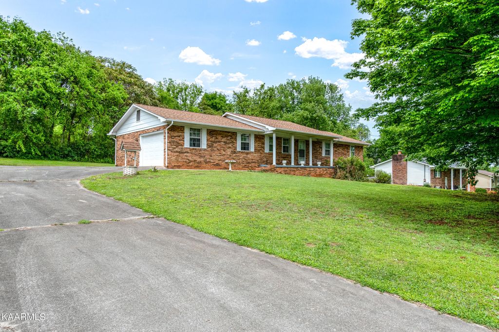 Photo of 832 Mimosa Heights Drive, Louisville, TN 37777 (MLS # 1225546)