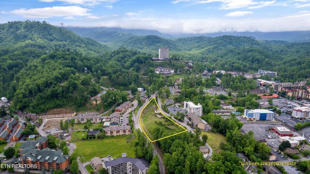 Photo of Cherokee Orchard Rd, Gatlinburg, TN 37738 (MLS # 1300856)