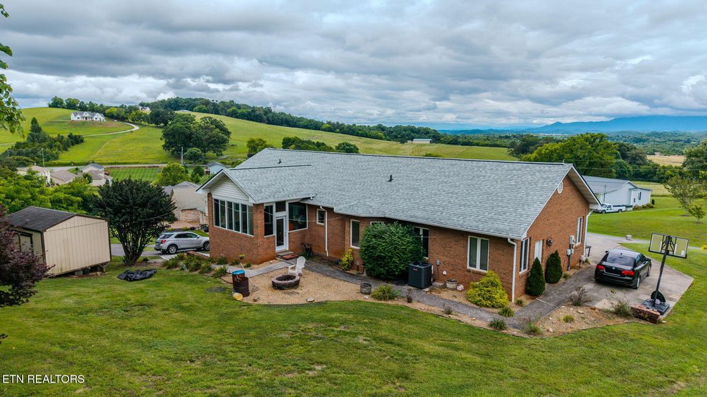 Photo of 940 Hilltop Lane, Kodak, TN 37764 (MLS # 1345840)