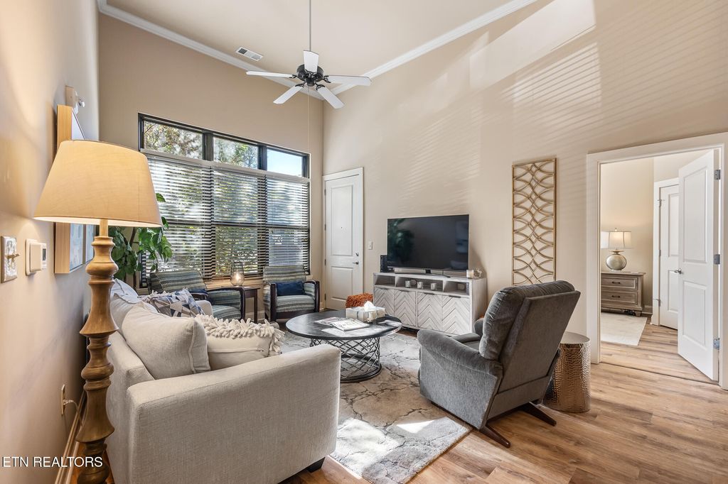 Photo of 445 W Blount Ave #102, Knoxville, TN 37920 (MLS # 1319306)