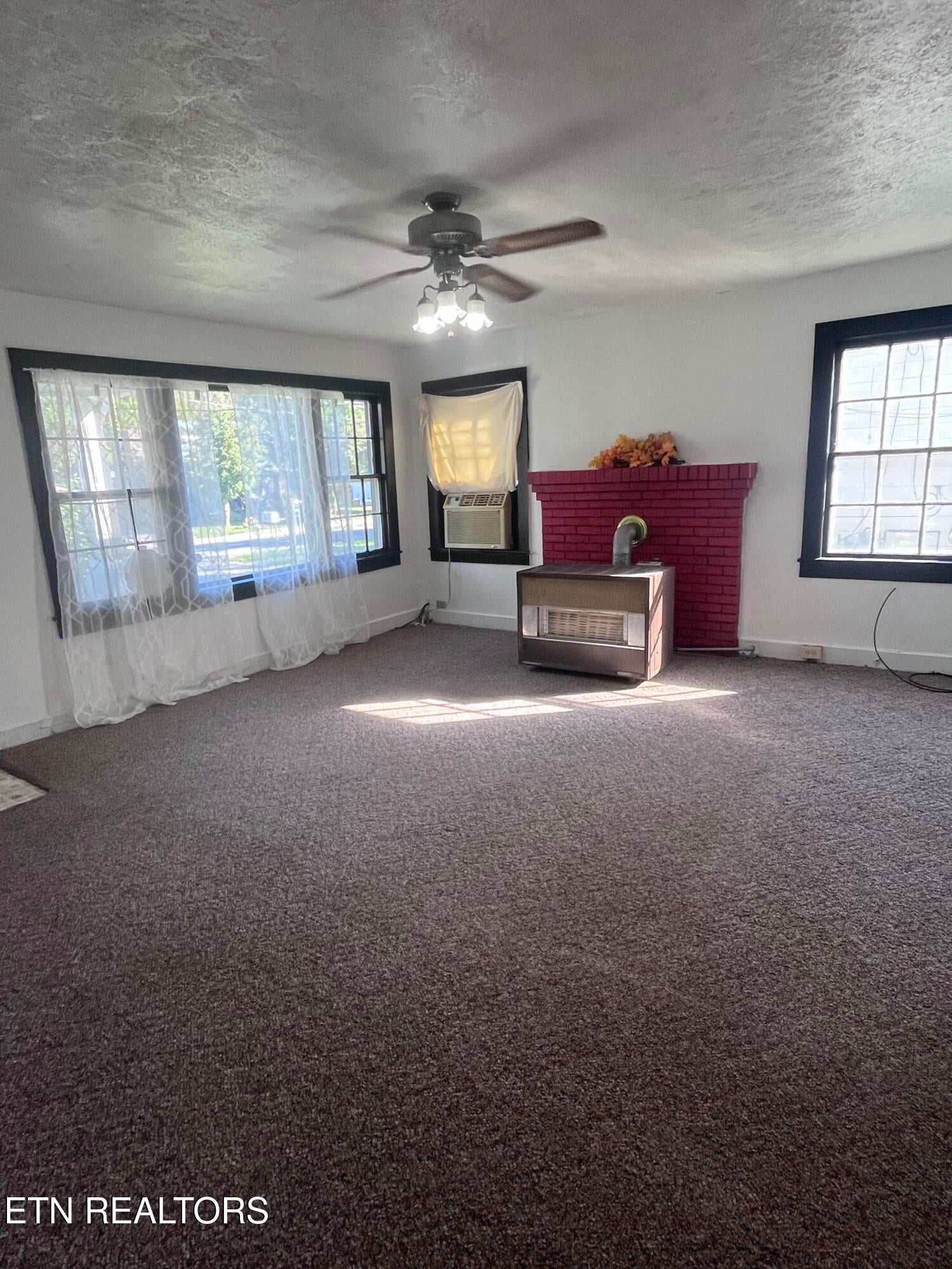 227 Henderson Ave