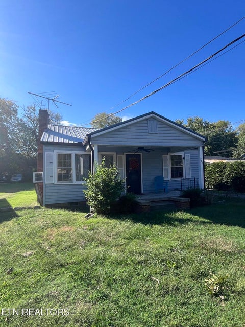 Photo of 227 Henderson Ave, Sevierville, TN 37862 (MLS # 1358678)