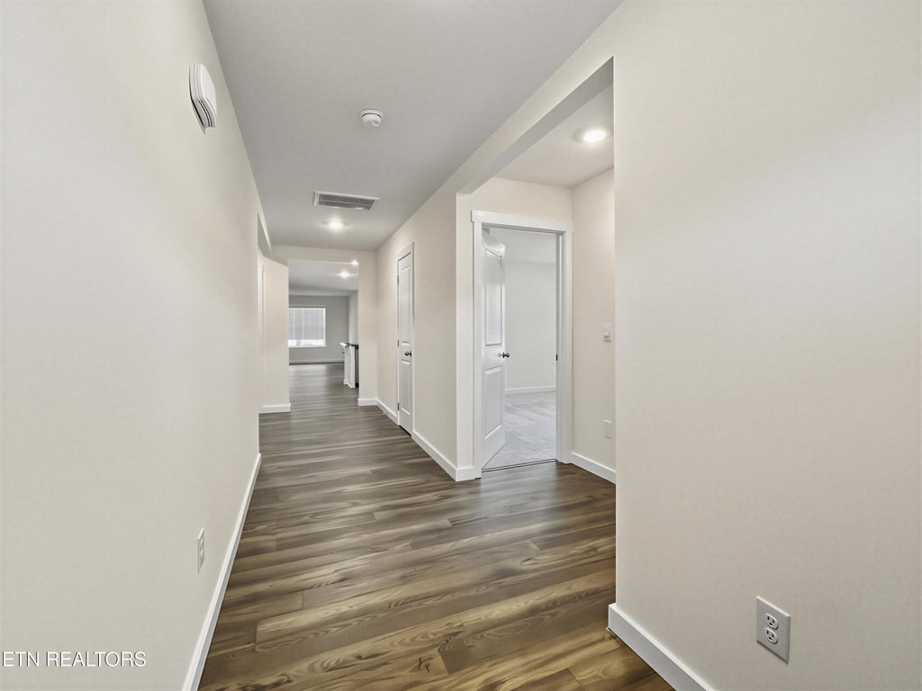 Photo of 255 N Rolling Meadows Drive, Harriman, TN 37748 (MLS # 1356575)