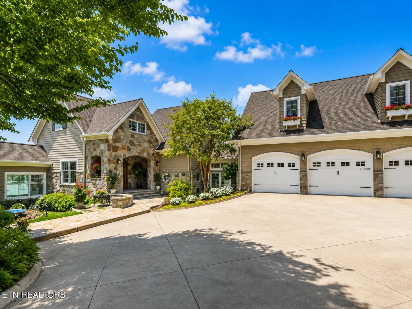 8941 Kelsey Lane