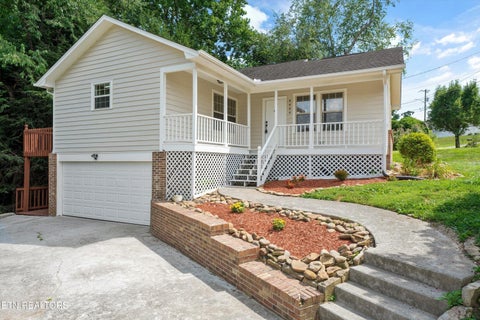 Photo of 4444 Saint Lucia Lane, Knoxville, TN 37921 (MLS # 1347343)