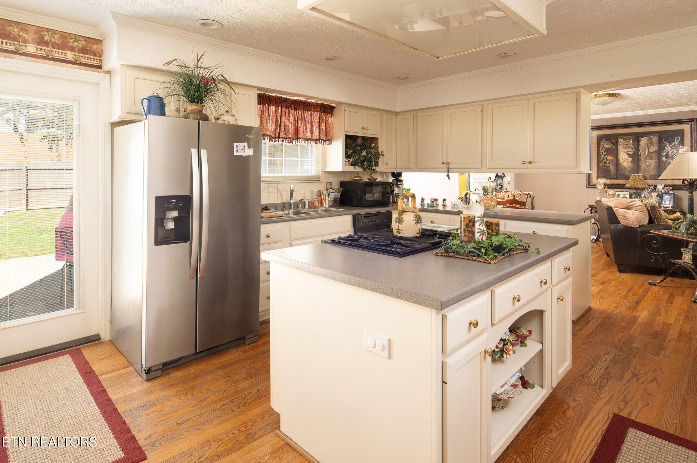 10117 Oak Creek Lane