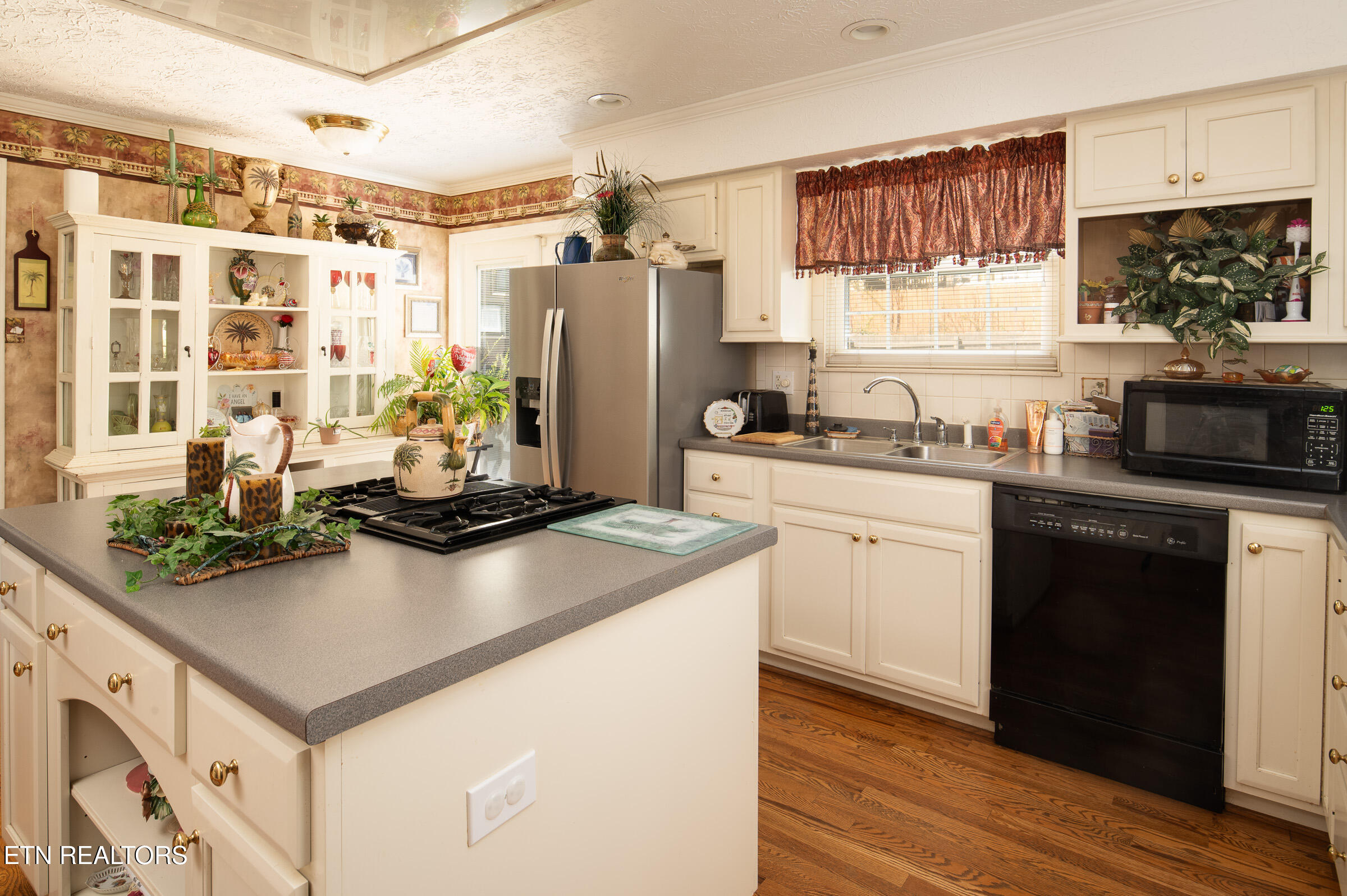 10117 Oak Creek Lane