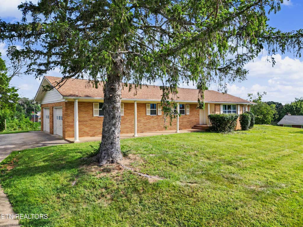 Photo of 3717 Splendor Drive, Knoxville, TN 37918 (MLS # 1351067)