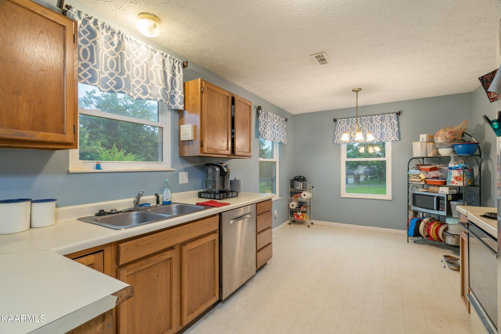 Photo of 816 Jennifer Drive, Knoxville, TN 37938 (MLS # 1232915)