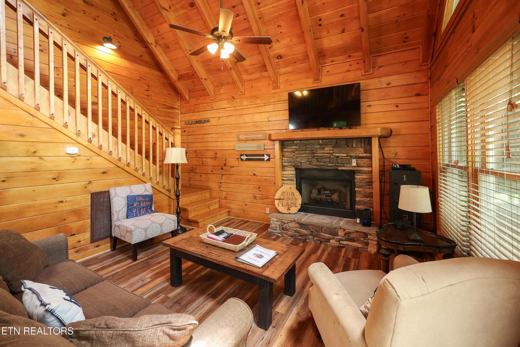 Photo of 556 Wildwood Forest Way, Sevierville, TN 37876 (MLS # 1323285)