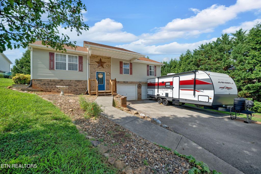 Photo of 510 Joshua Drive, Dandridge, TN 37725 (MLS # 1313101)