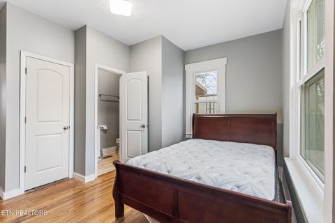 Tiny photo for 522 Pennsylvania Ave, Etowah, TN 37331 (MLS # 1325738)