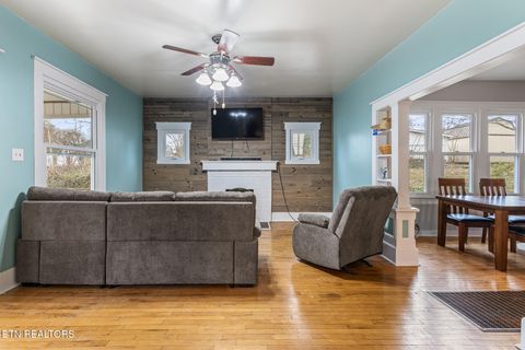 Tiny photo for 522 Pennsylvania Ave, Etowah, TN 37331 (MLS # 1325738)