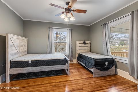 Tiny photo for 522 Pennsylvania Ave, Etowah, TN 37331 (MLS # 1325738)