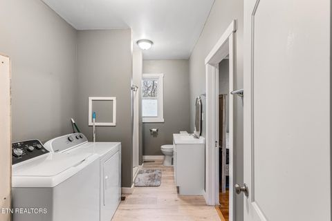 Tiny photo for 522 Pennsylvania Ave, Etowah, TN 37331 (MLS # 1325738)