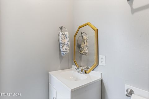 Tiny photo for 522 Pennsylvania Ave, Etowah, TN 37331 (MLS # 1325738)