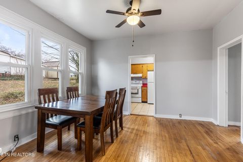 Tiny photo for 522 Pennsylvania Ave, Etowah, TN 37331 (MLS # 1325738)