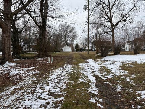 Tiny photo for 522 Pennsylvania Ave, Etowah, TN 37331 (MLS # 1325738)