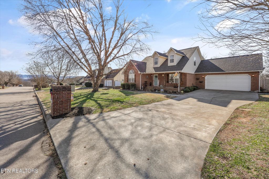 Photo of 1057 Summerfield Drive, Maryville, TN 37801 (MLS # 1327484)