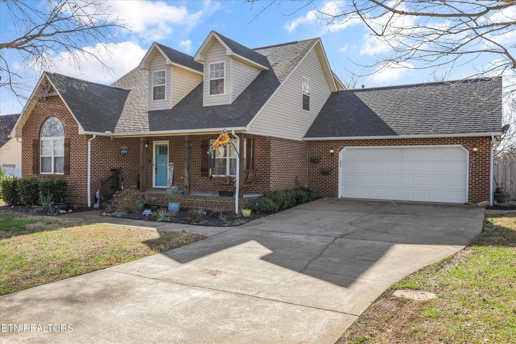 Photo of 1057 Summerfield Drive, Maryville, TN 37801 (MLS # 1327484)