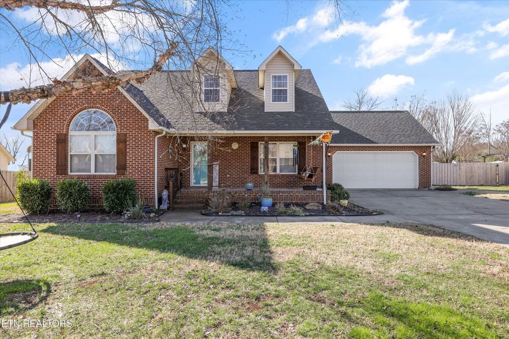 Photo of 1057 Summerfield Drive, Maryville, TN 37801 (MLS # 1327484)