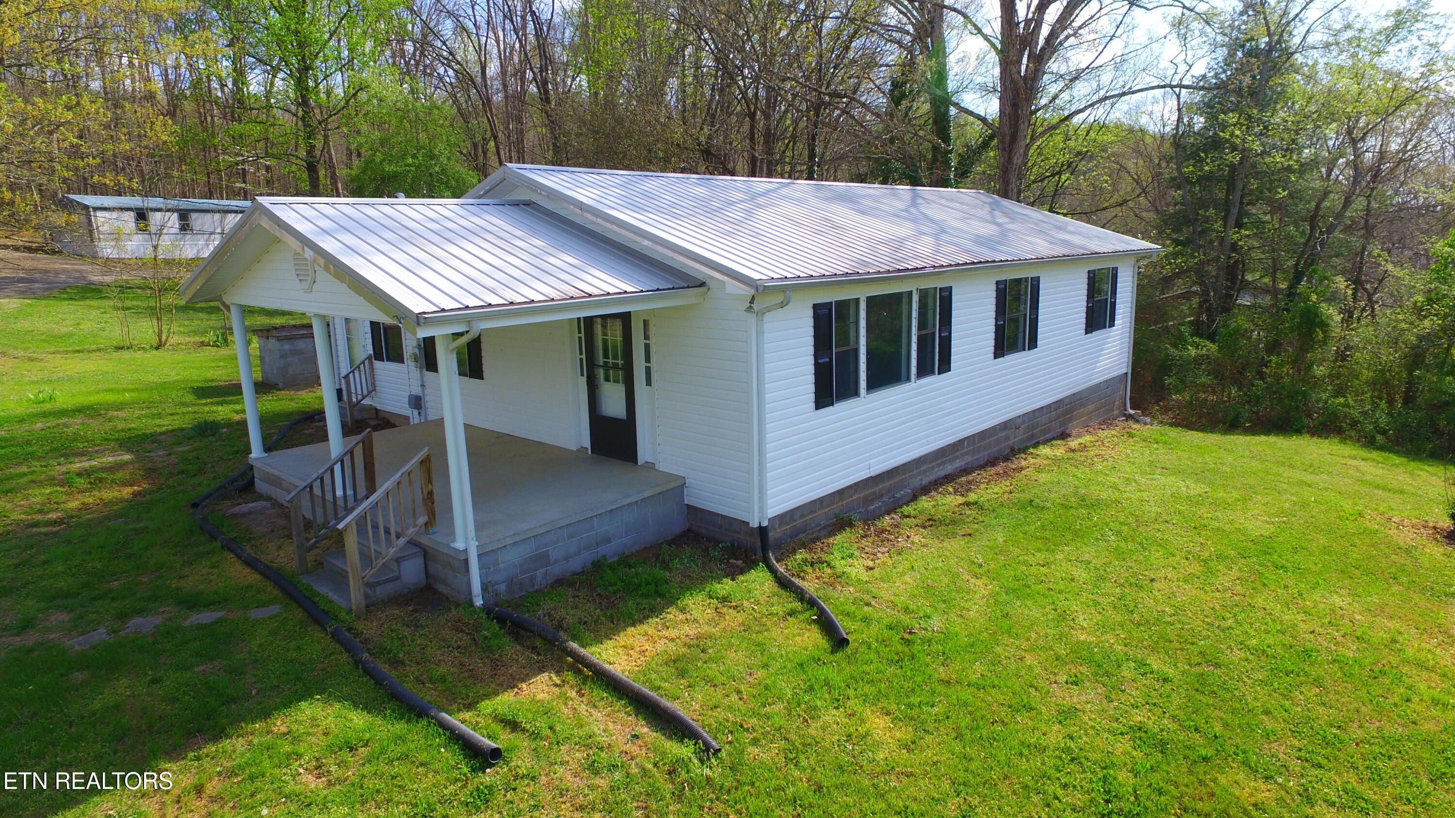 2761 Highway 411