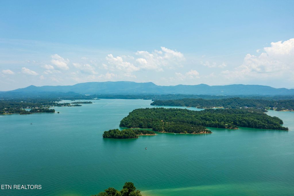 Photo of 20 Douglas Lake, Dandridge, TN 37725 (MLS # 1306644)