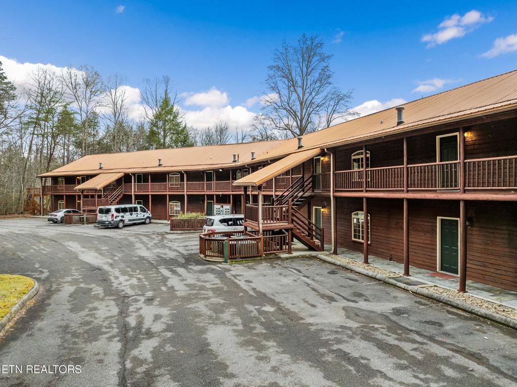 Photo of 206 Forrest Loop Way #15, Gatlinburg, TN 37738 (MLS # 1324830)