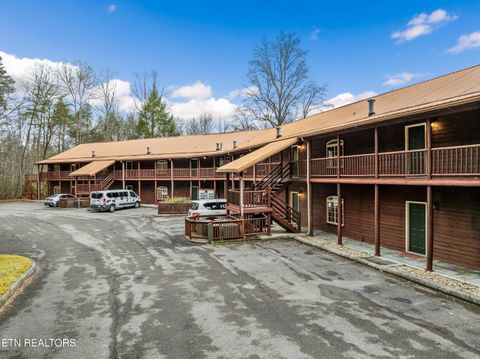 Photo of 206 Forrest Loop Way #15, Gatlinburg, TN 37738 (MLS # 1324830)