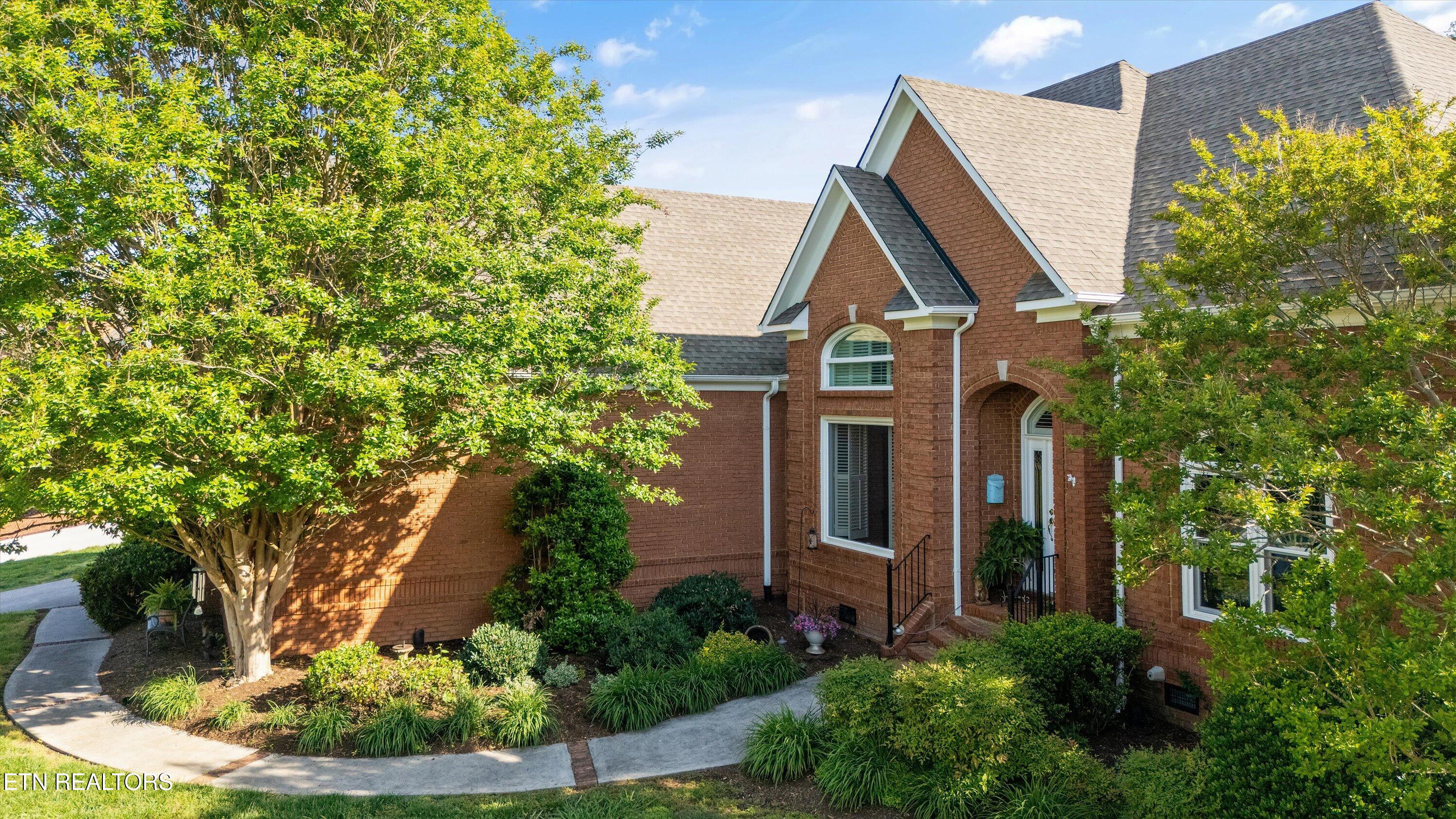 1614 Pinnacle Point Drive