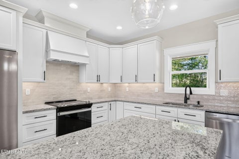 Tiny photo for 89 Estate Loop Tr, Crossville, TN 38555 (MLS # 1357478)
