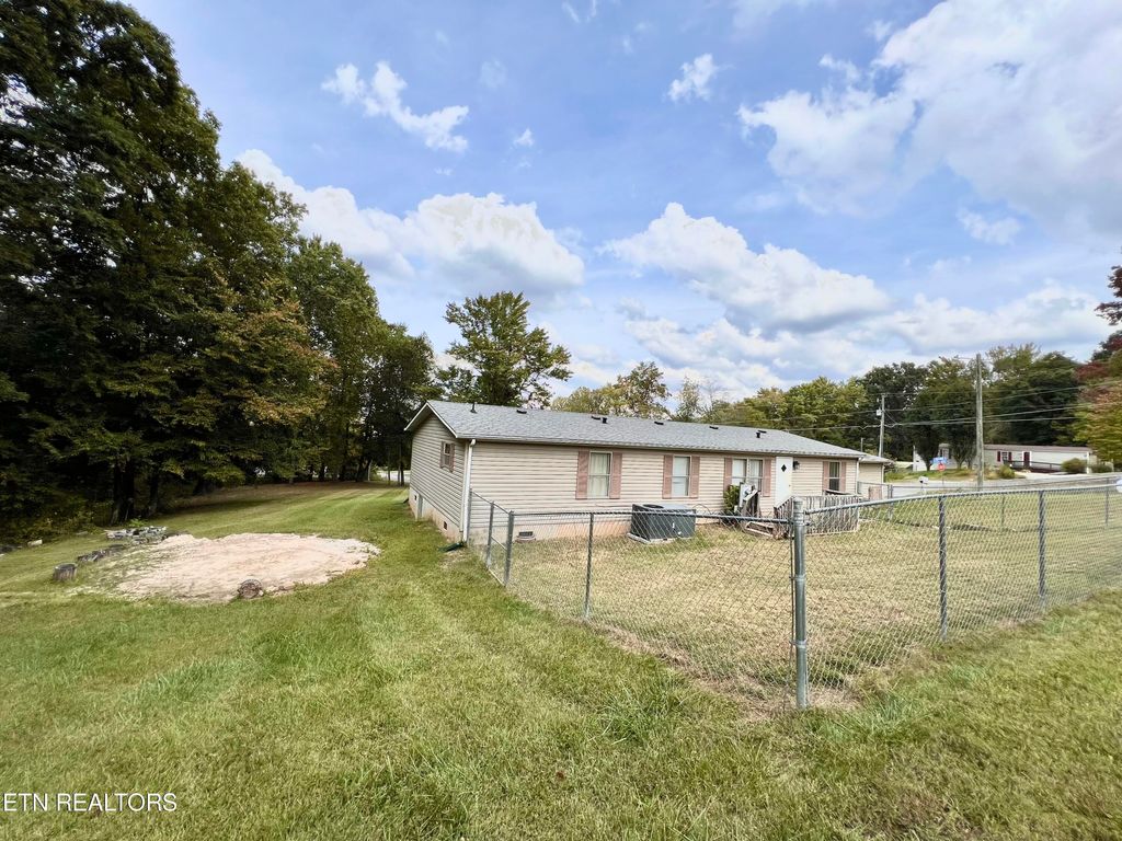 Photo of 5206 Hickory Woods Rd, Strawberry Plains, TN 37871 (MLS # 1242180)