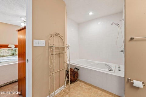 Tiny photo for 165 Elizabethton Way, Clinton, TN 37716 (MLS # 1354514)