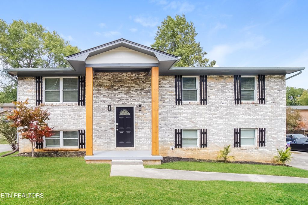 Photo of 2823 Ithaca Drive, Knoxville, TN 37918 (MLS # 1324017)