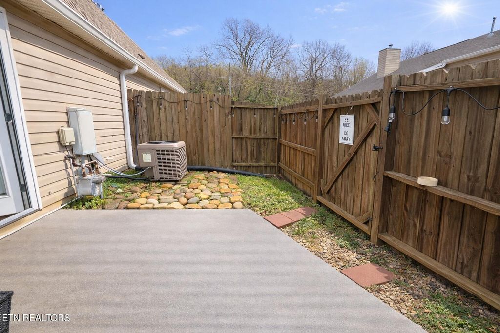 Photo of 6505 Doe Creek Way, Knoxville, TN 37918 (MLS # 1326912)