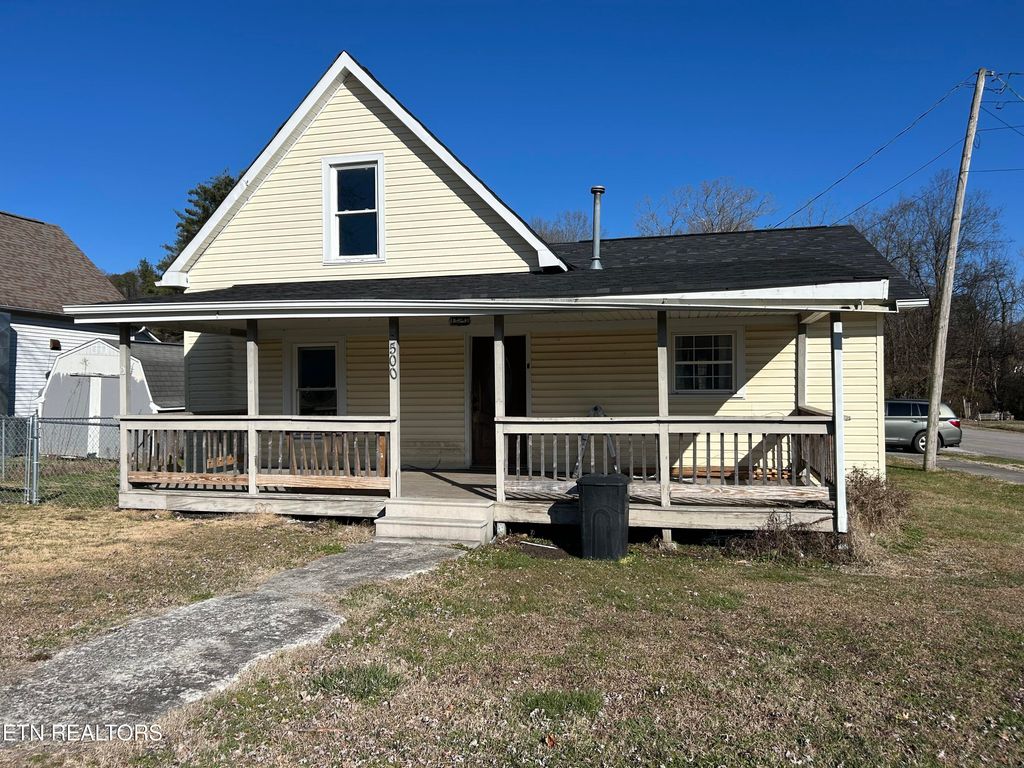 Photo of 500 W Strang St, Rockwood, TN 37854 (MLS # 1326939)