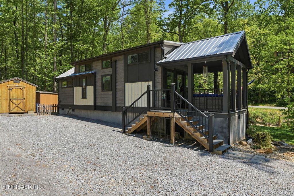 Photo of 1429 Alpine Drive, Sevierville, TN 37876 (MLS # 1338218)