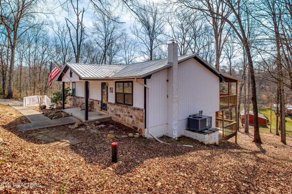 Photo of 521 Sourdough Hollow Rd, Kodak, TN 37764 (MLS # 1332179)