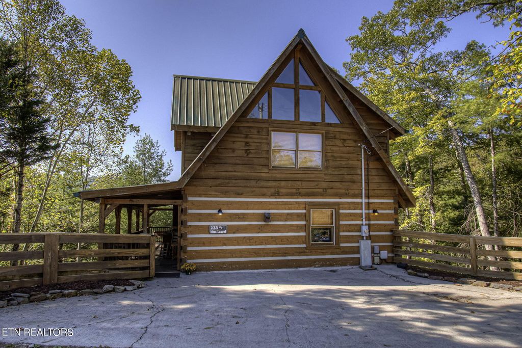 Photo of 223 Tolliver Tr, Townsend, TN 37882 (MLS # 1279488)