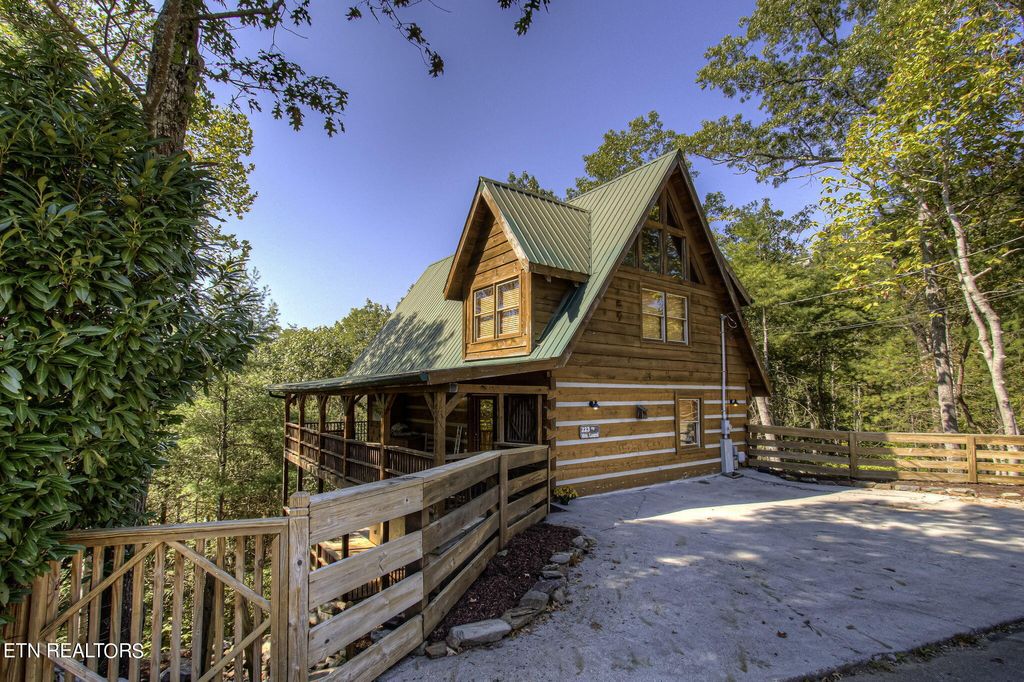 Photo of 223 Tolliver Tr, Townsend, TN 37882 (MLS # 1279488)