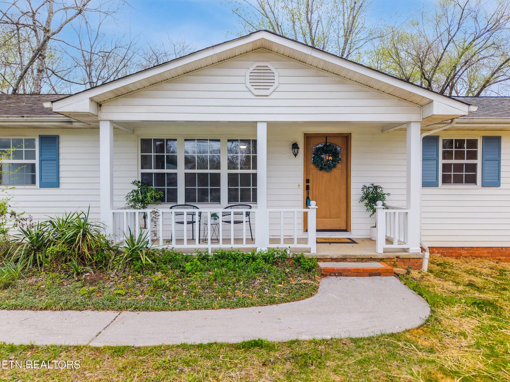 Photo of 315 Dell Rd, Maryville, TN 37804 (MLS # 1333434)