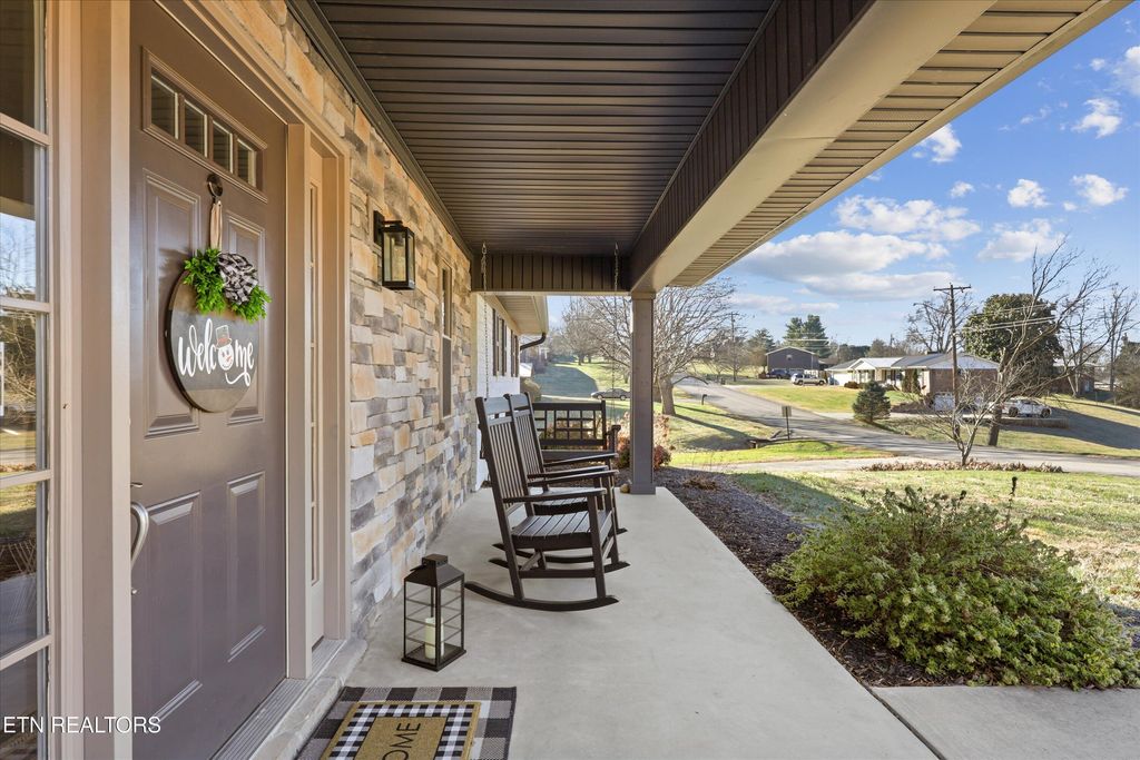 Photo of 1218 Forest Drive, Morristown, TN 37814 (MLS # 1326379)