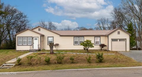 Photo of 4257 Skyline Drive, Knoxville, TN 37914 (MLS # 1324626)