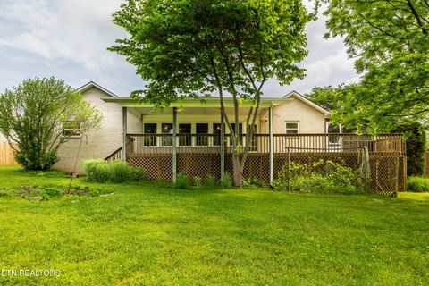 Single Family Residence in Maryville TN 1043 Summerfield Drive 27.jpg
